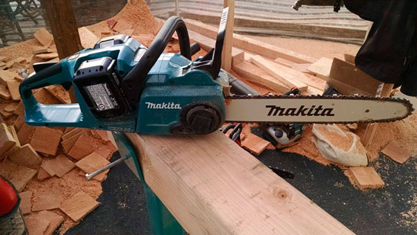  Makita XCU03Z